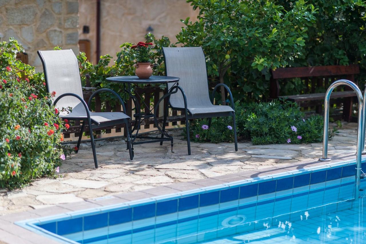 Villa Toula With Pool Nr Armeni Crete Makhairoi Bagian luar foto
